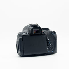 Canon EOS Rebel T5i con Lente 18-55 mm – Usada