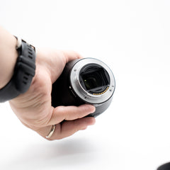 Sony FE 24-240 mm f/3.5-6.3 OSS – Lente Full Frame Usado en Estado Impecable