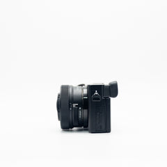 Sony A6100 con Lente 16-50 mm – Usada Impecable