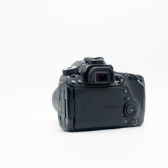 Canon EOS 80D con Lente 18-55 mm – Usada Impecable