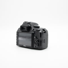 Nikon D3400 + Lente 18-55mm (Usada, Impecable) — DSLR versátil para iniciarse con calidad