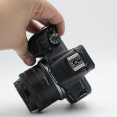 Canon EOS R100 + Lente 18-45 mm — Kit compacto con muy poco uso