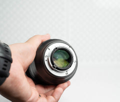Lente Nikon AF-S 85mm f/1.8G (Usado, Excelente Estado) – Retratos con Bokeh Profesional