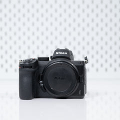 Nikon Z5 Usada impecable menos de 4.700 disparos