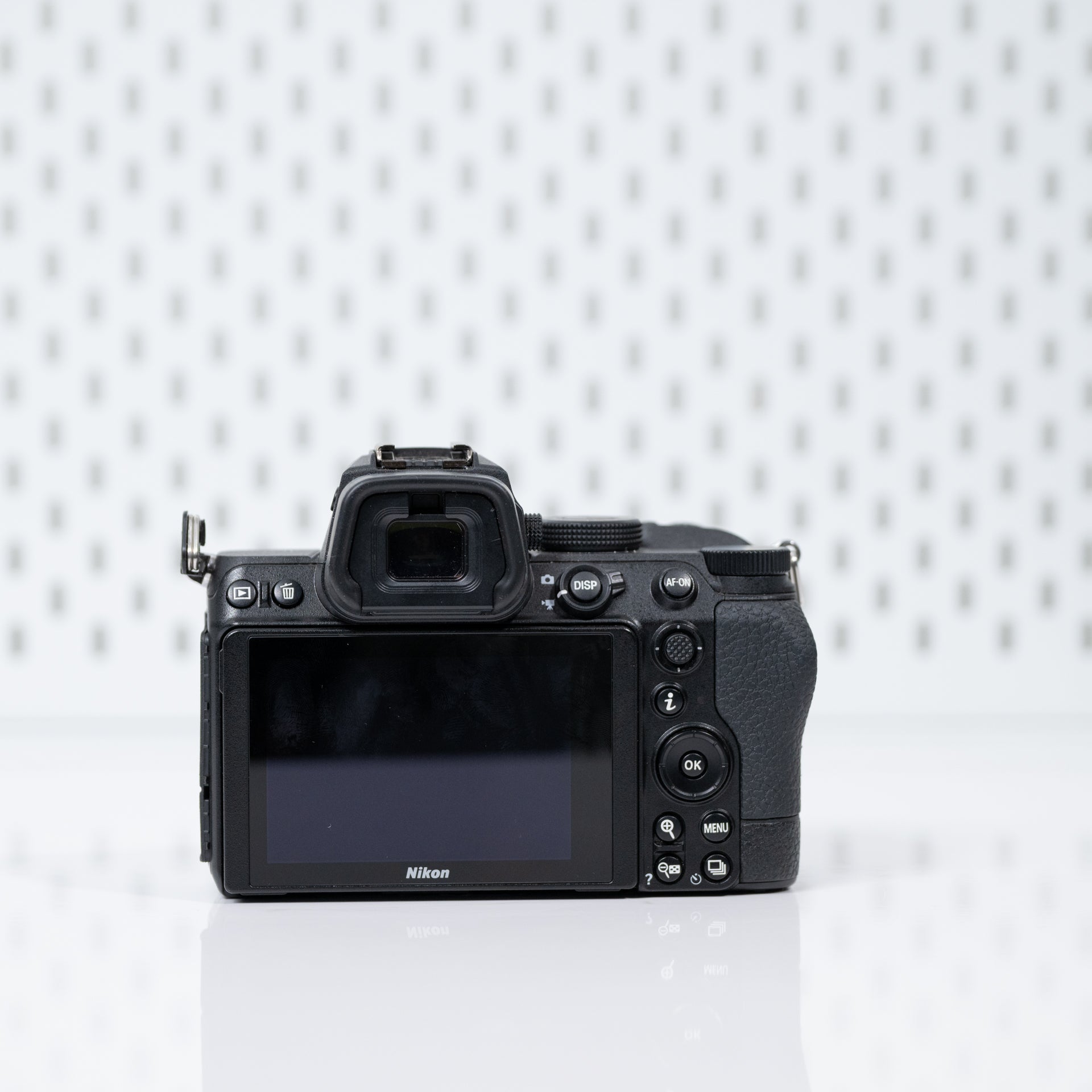 Nikon Z5 Usada impecable menos de 4.700 disparos