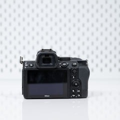 Nikon Z5 Usada impecable menos de 4.700 disparos