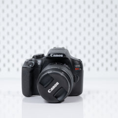 Cámara Canon T6 con Lente 18-55mm Usada en Impecable Estado 15 mil disparos