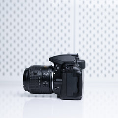 Nikon D5300 con lente 18-55mm (usada, impecable) – Calidad DSLR y pantalla abatible a un precio accesibl