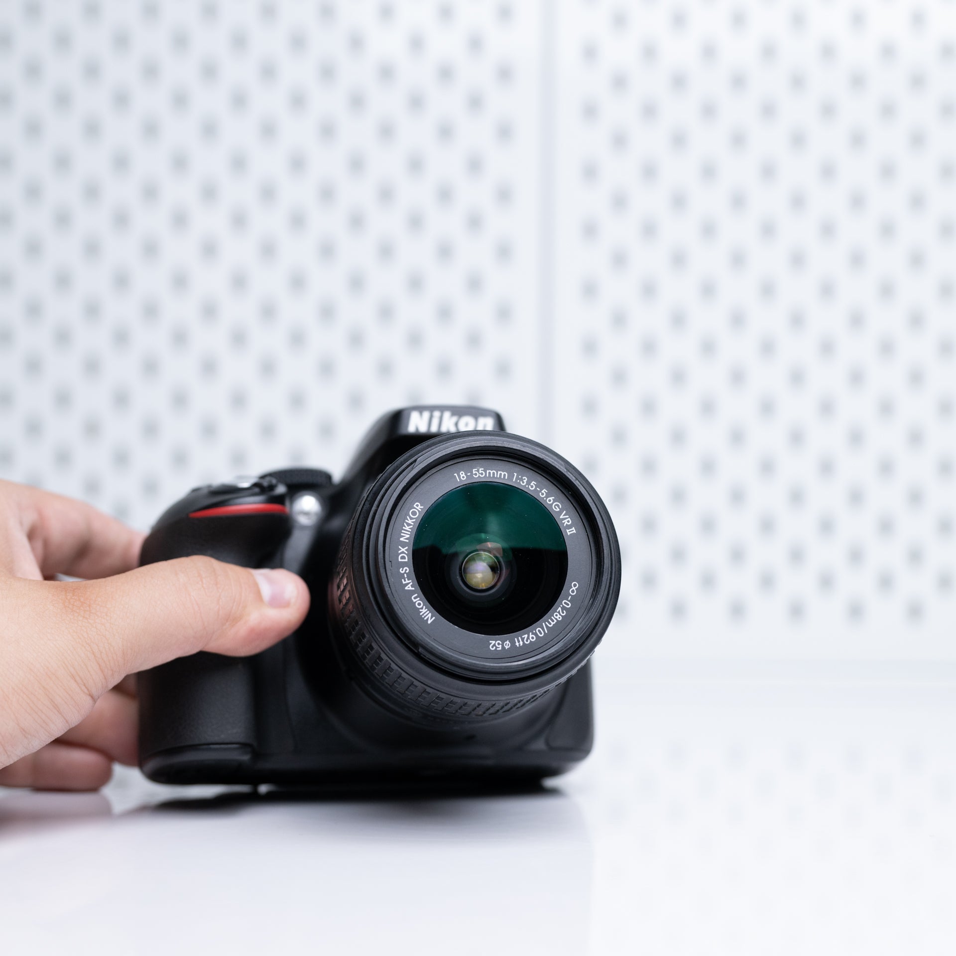 Nikon D5300 con lente 18-55mm (usada, impecable) – Calidad DSLR y pantalla abatible a un precio accesibl