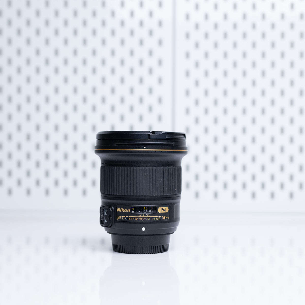 Lente Nikon AF-S 20mm f/1.8G ED N (Usado, Impecable) – Ultra Gran Angular Luminoso para Fotografía de Paisaje, Arquitectura y Astrofotografía
