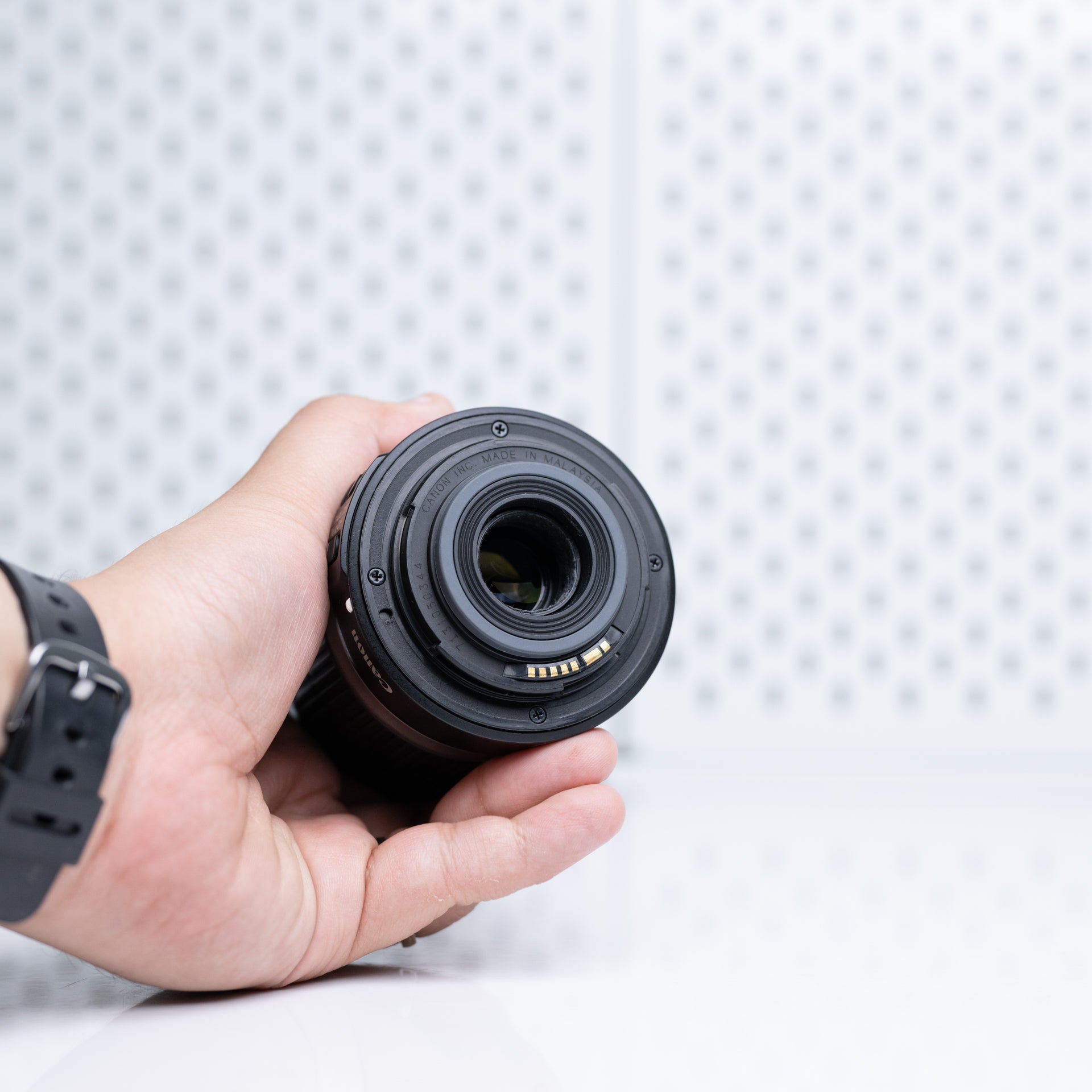 Lente Canon EF-S 55-250mm f/4-5.6 IS (Versión I) – Teleobjetivo Versátil y Accesible para Fotografía de Naturaleza, Deportes y Retratos