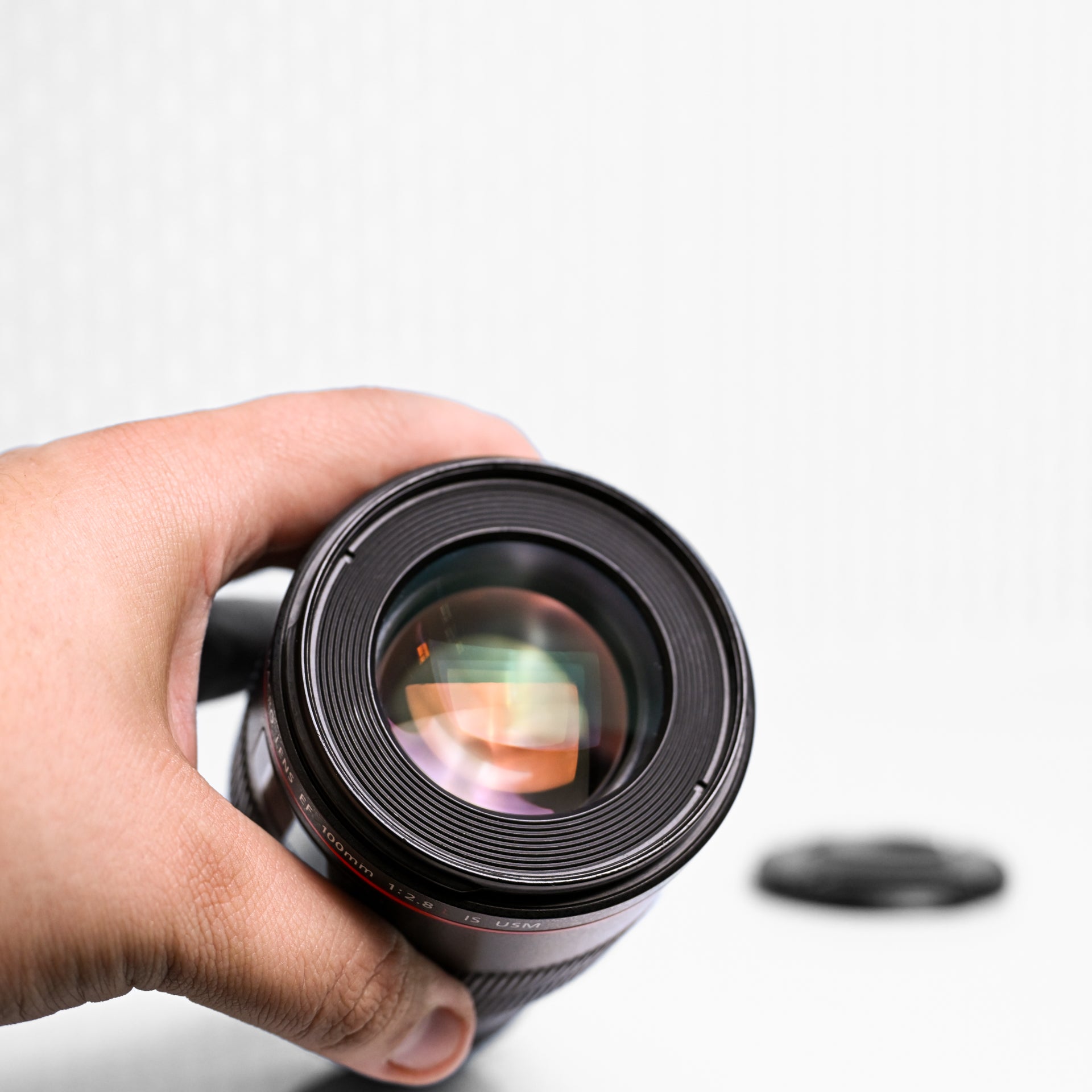 Canon EF 100mm f/2.8L Macro IS USM (Pequeño hongo que no afecta imagen)