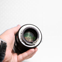 Canon EF 100mm f/2.8L Macro IS USM (Pequeño hongo que no afecta imagen)