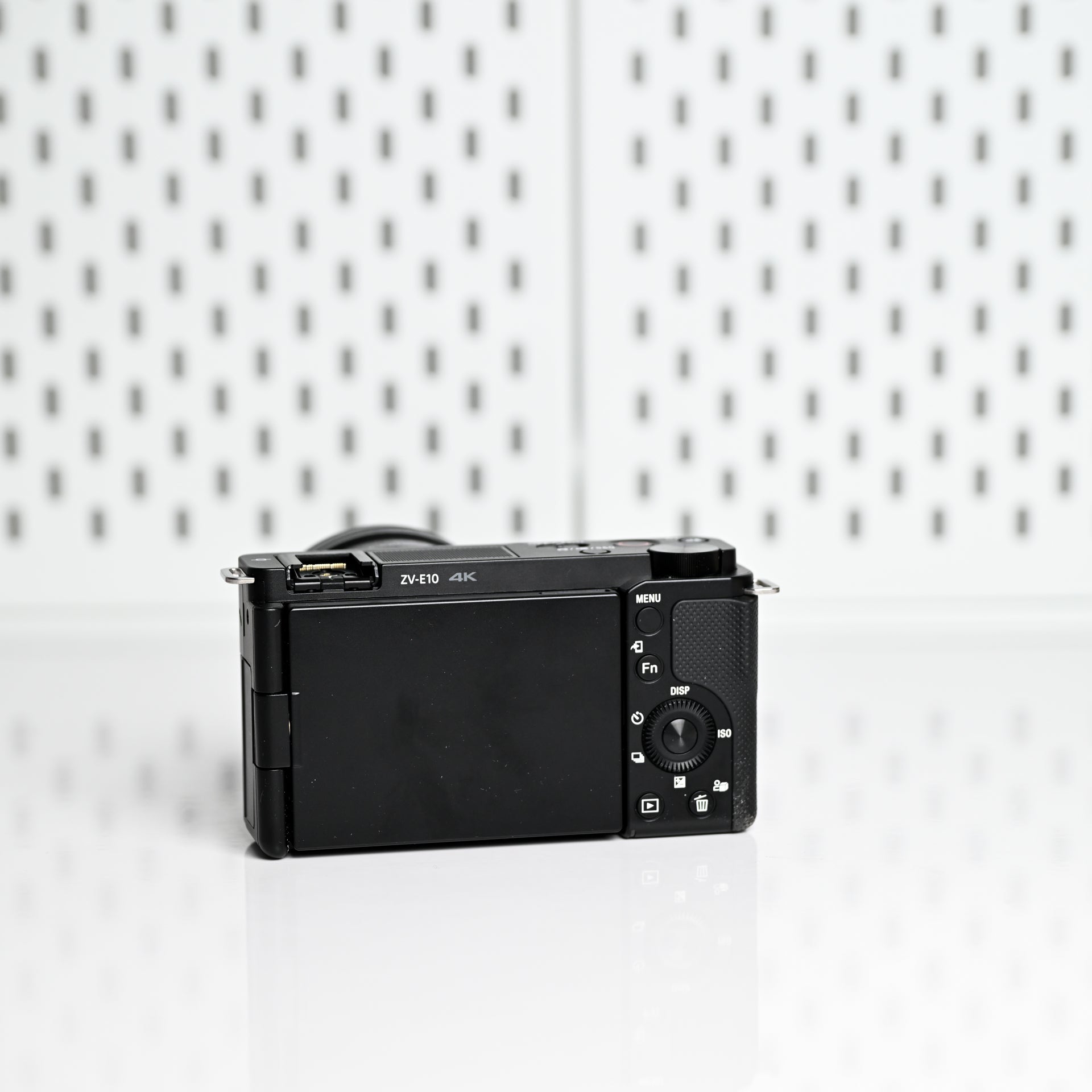 Sony ZV-E10 con lente 16-50mm (Open Box)