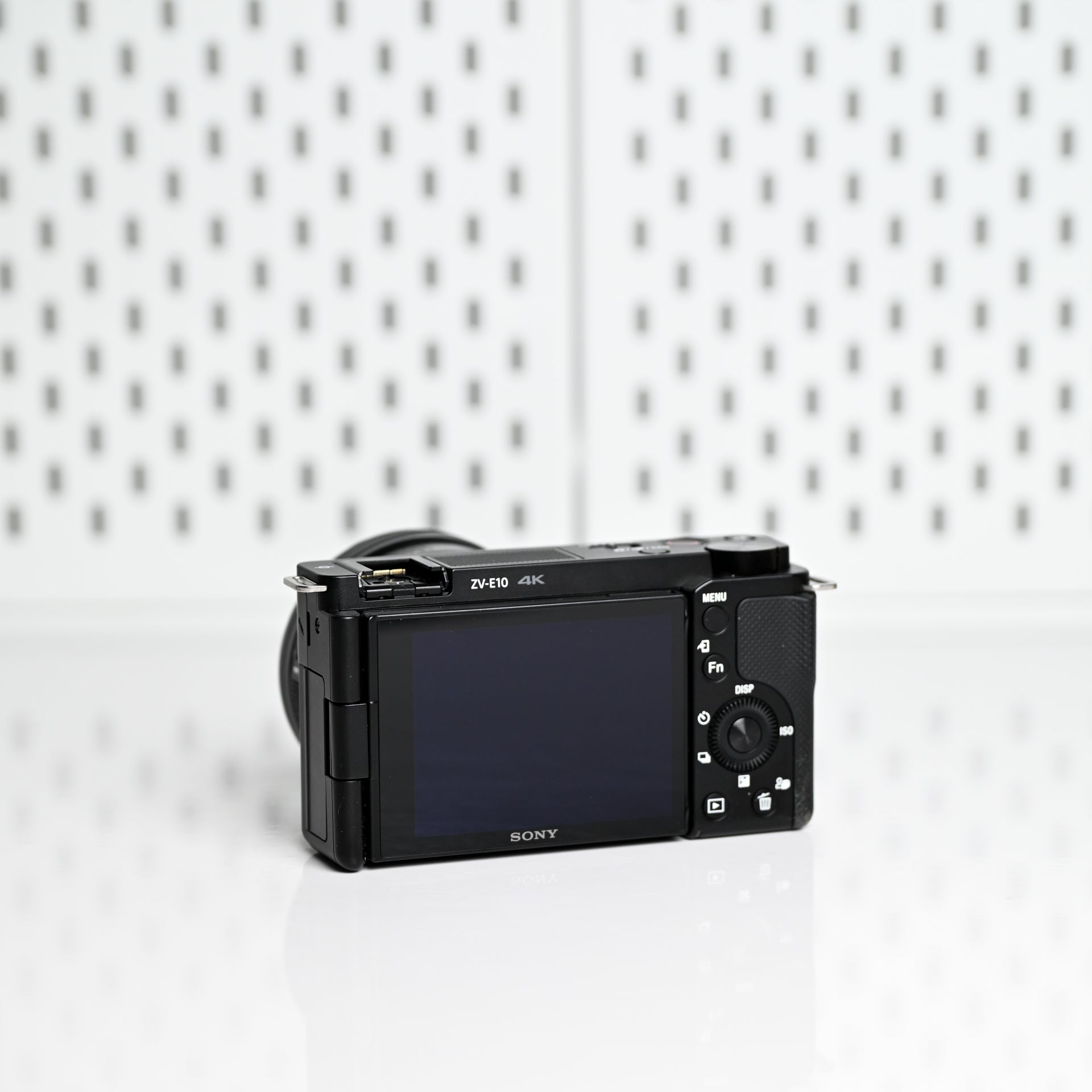 Sony ZV-E10 con lente 16-50mm (Open Box)