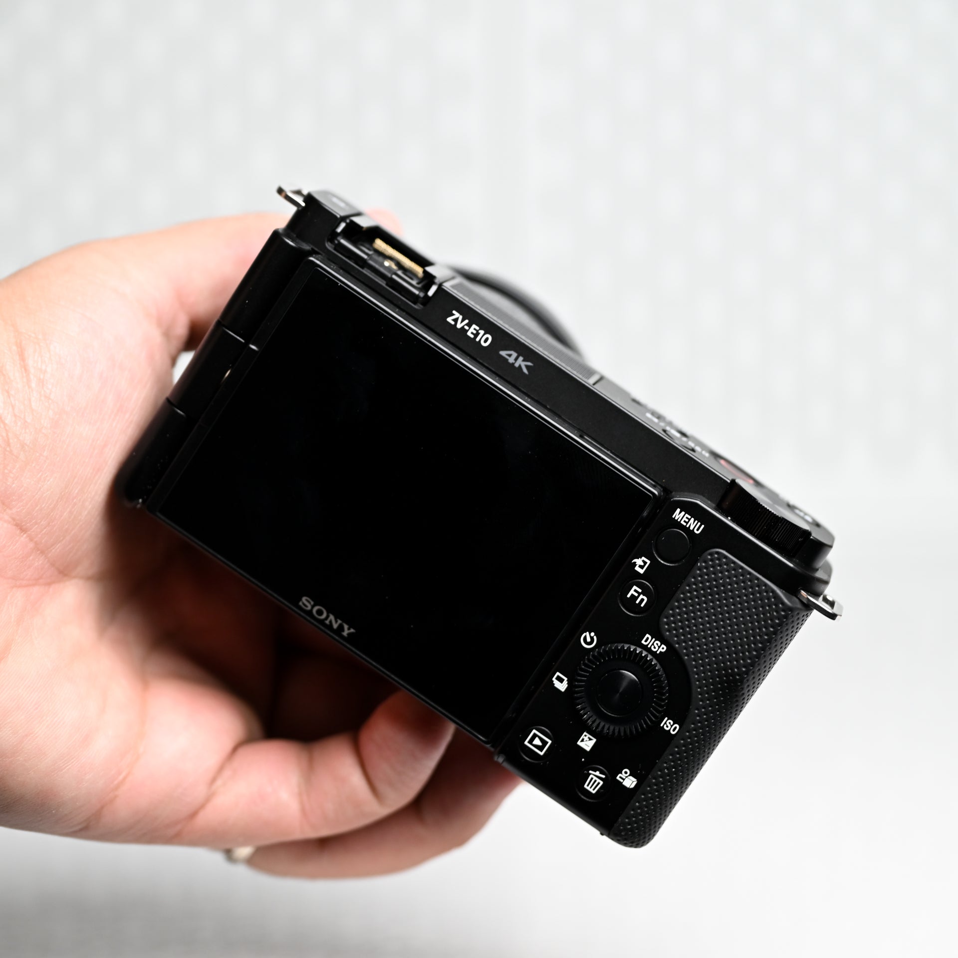 Sony ZV-E10 con lente 16-50mm (Open Box)