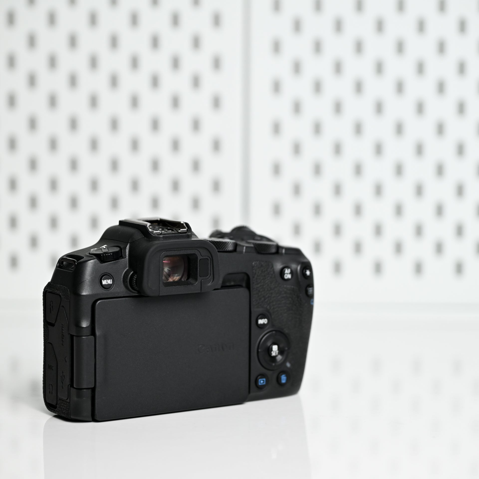 Canon EOS R8 – Solo cuerpo (Usada, impecable)