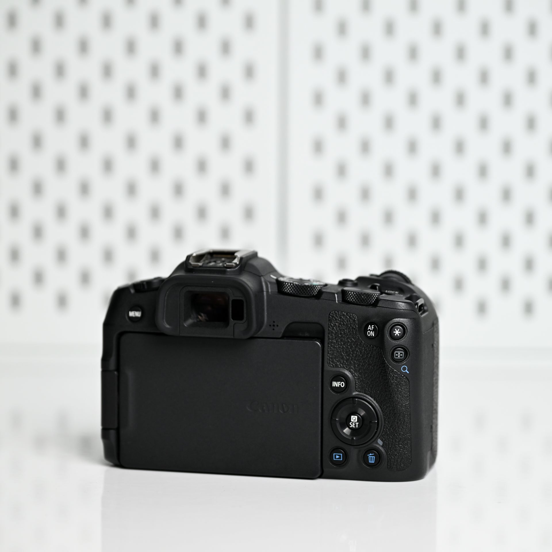 Canon EOS R8 – Solo cuerpo (Usada, impecable)