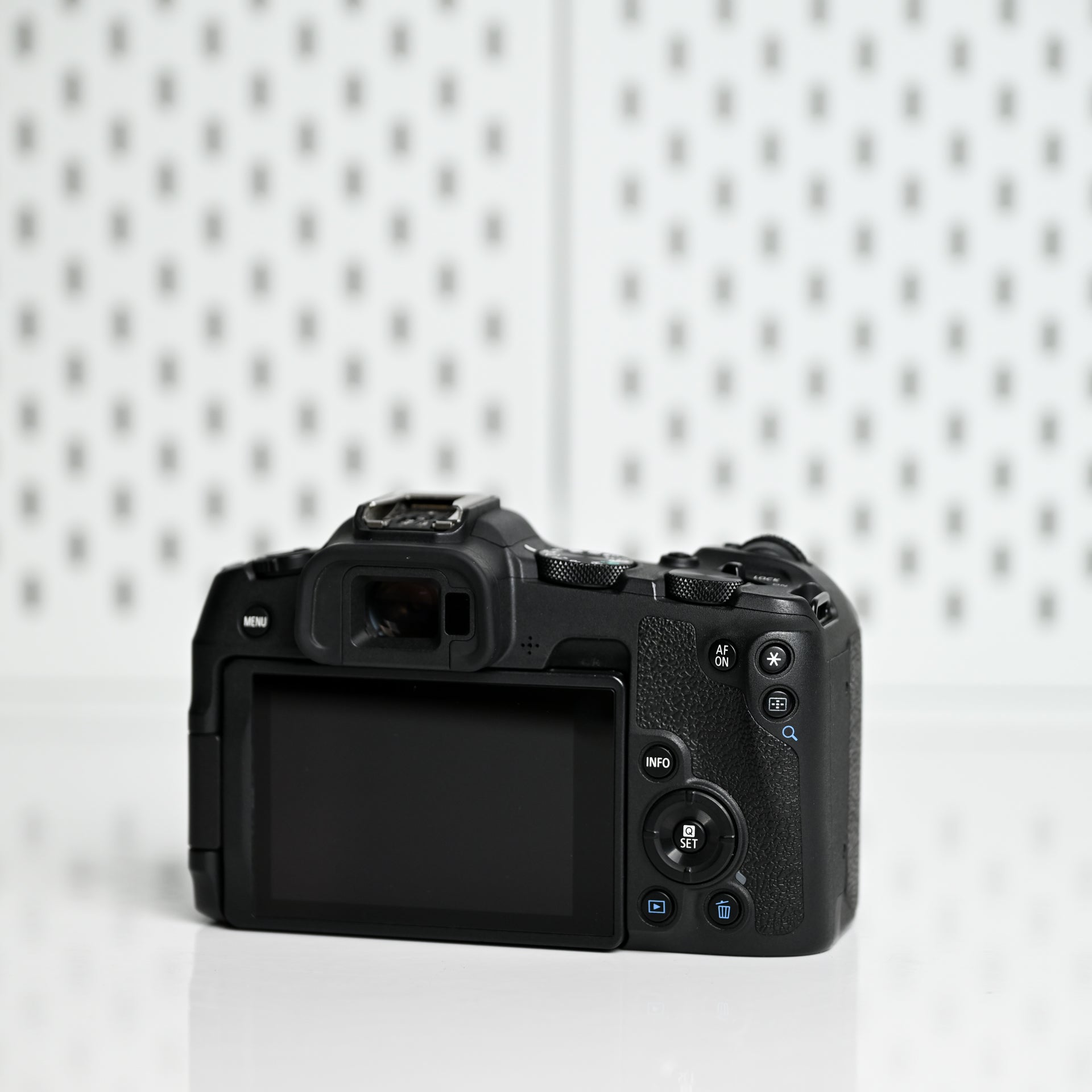 Canon EOS R8 – Solo cuerpo (Usada, impecable)