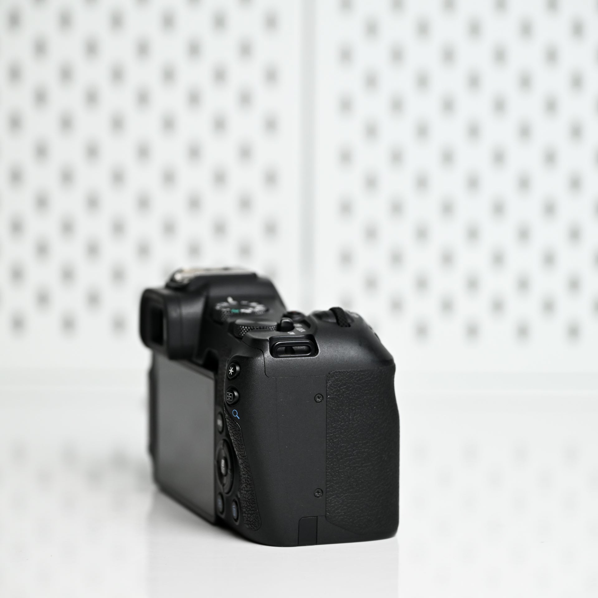 Canon EOS R8 – Solo cuerpo (Usada, impecable)