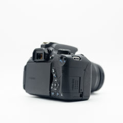 Canon EOS Rebel T5i con Lente 18-55 mm – Usada