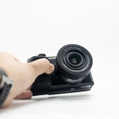 Sony A6100 con Lente 16-50 mm – Usada Impecable