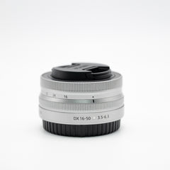 Nikon NIKKOR Z DX 16–50mm f/3.5–6.3 VR (Silver) — Zoom compacto con estabilización para cámaras Z DX