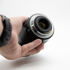 Canon EF-S 18-135 mm f/3.5-5.6 IS STM — Zoom versátil para cámaras APS-C