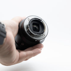 Lente Sony E PZ 18-105mm f/4 G OSS para Sony E APS-C – Usado en Excelente Estado